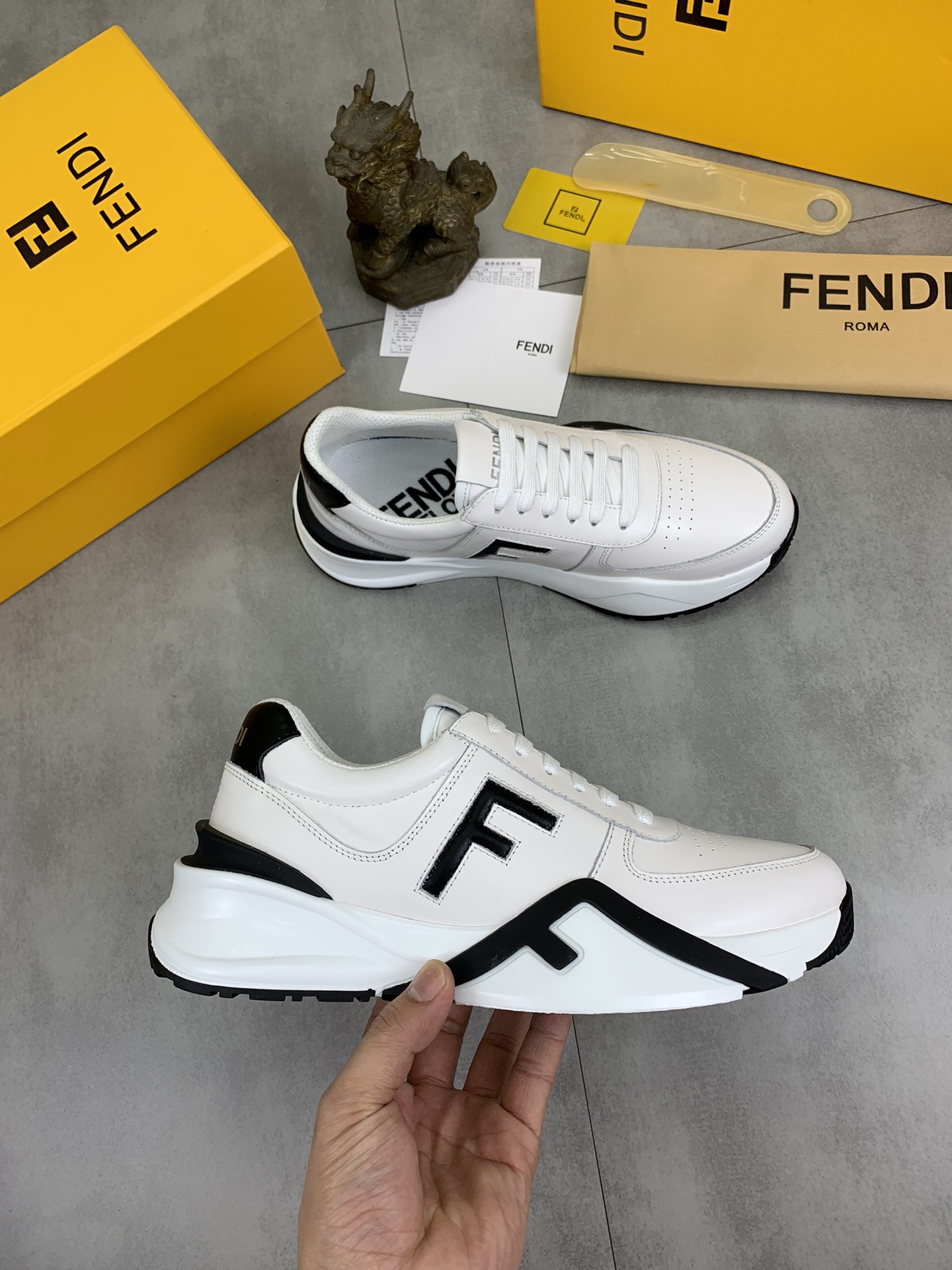 Fendi Shoes-M-0904
