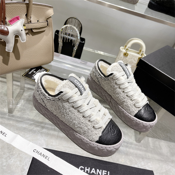 Chanel Shoes-W-308