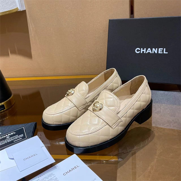 Chanel Shoes-W-381