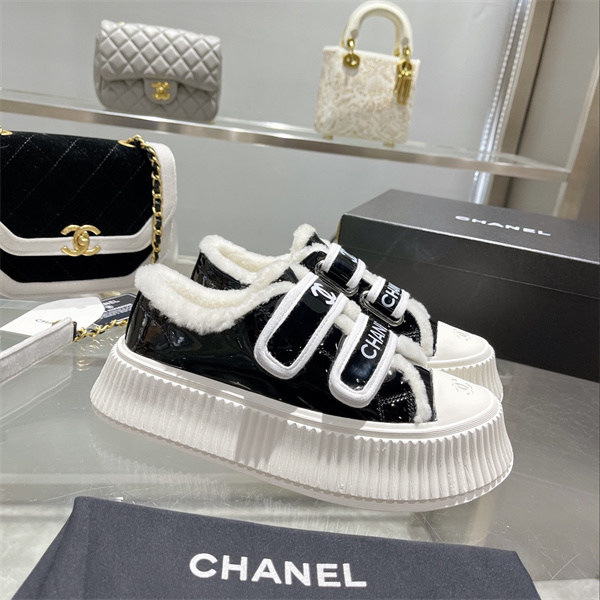 Chanel Shoes-W-277