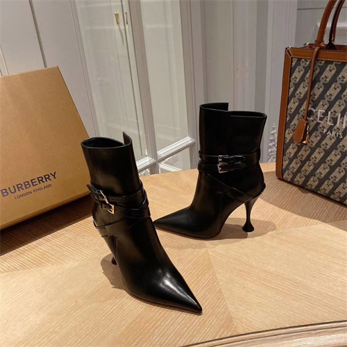 Burberry Boots(AAA)-0001