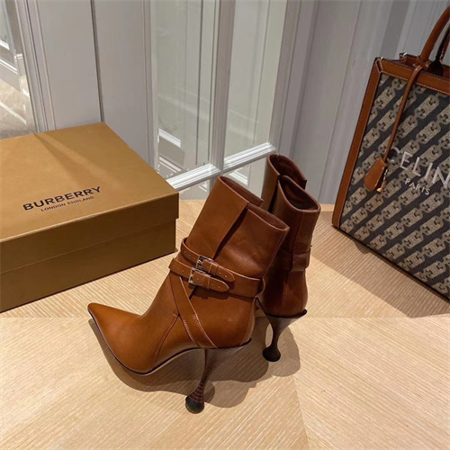 Burberry Boots(AAA)-0002