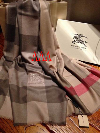 Burberry-Shawl-077