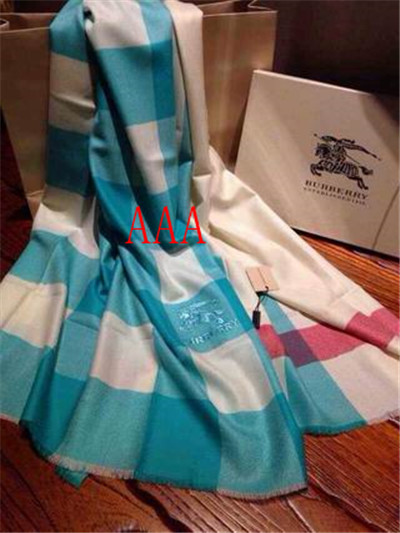 Burberry-Shawl-080