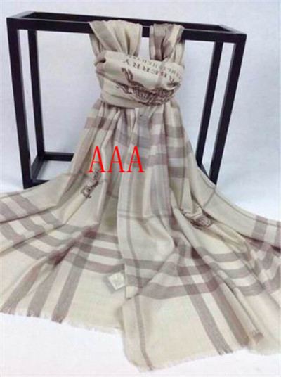 Burberry-Shawl-083
