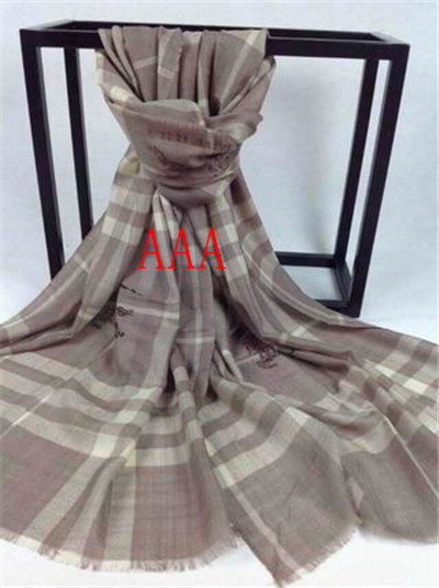 Burberry-Shawl-086