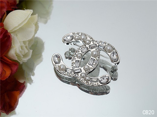 Chanel brooch-011