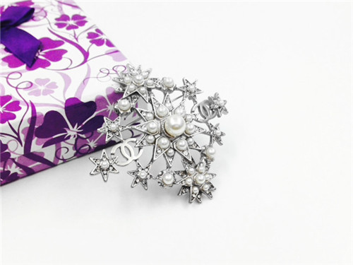 Chanel brooch-043