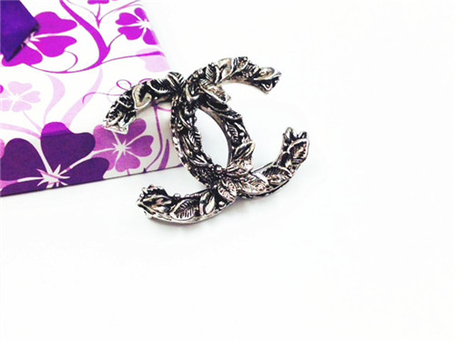 Chanel brooch-047