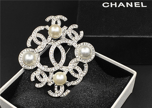 Chanel brooch-061