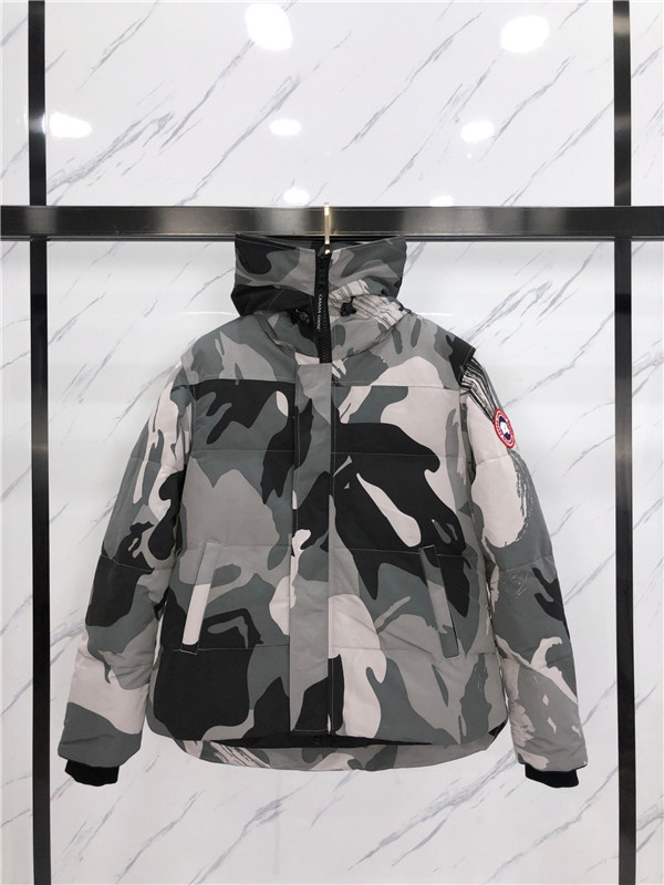 Canada Goose Down Jacket-W-036