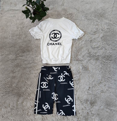 Chanel(Women)suits-014