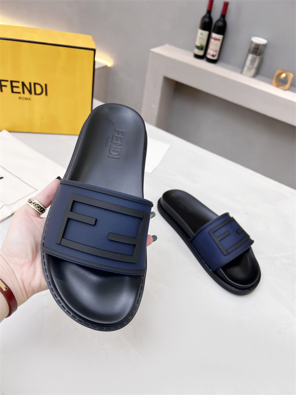 FENDI Sandal-W-113