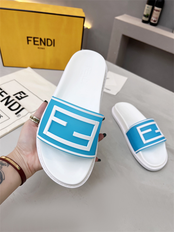 FENDI Sandal-W-114
