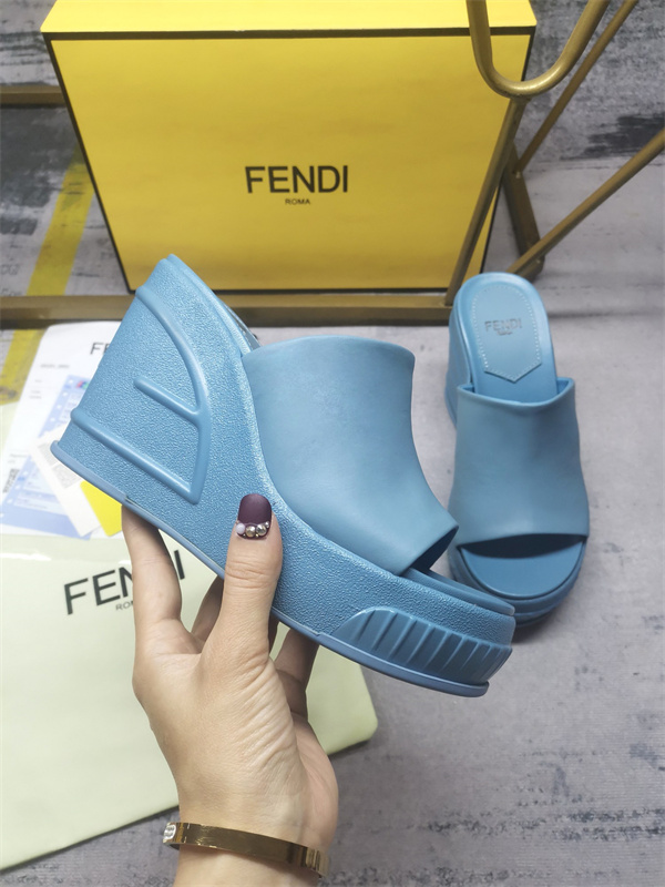 FENDI Sandal-W-146