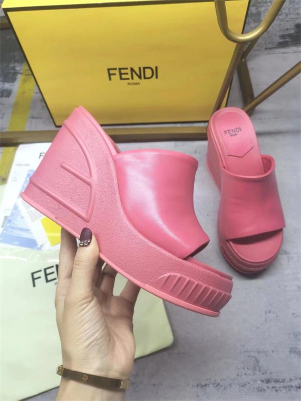 FENDI Sandal-W-148