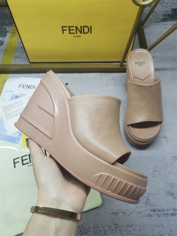 FENDI Sandal-W-149