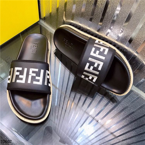 FENDI Sandal-M-127