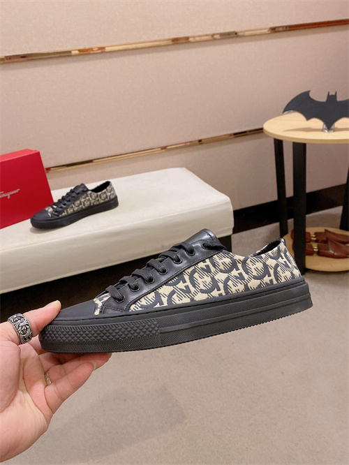 Ferragamo Shoes-M-214