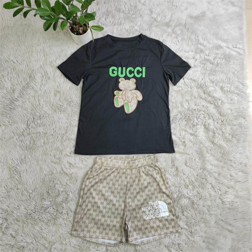 Gucci Suits-W-085