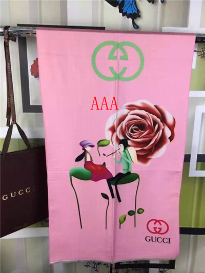 Gucci-Shawl-111