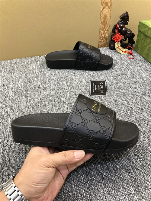 Gucci Sandal-W-205