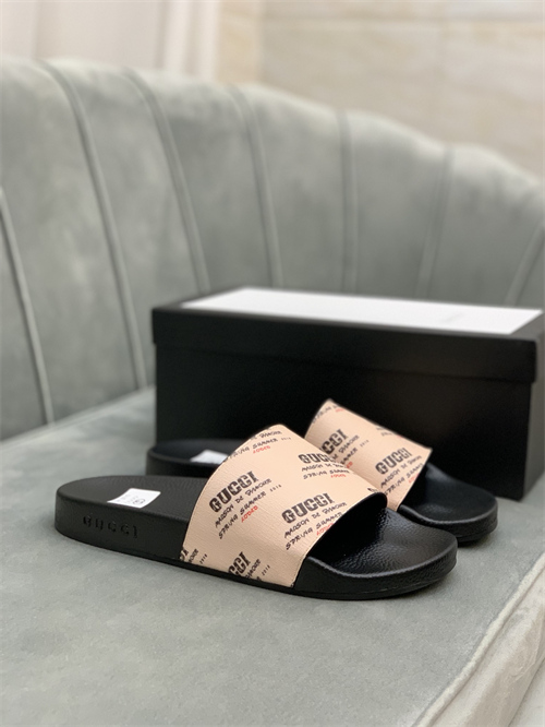 Gucci Sandal-W-212
