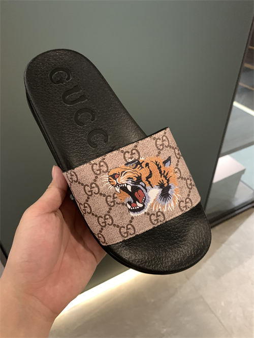 Gucci Sandal-W-233