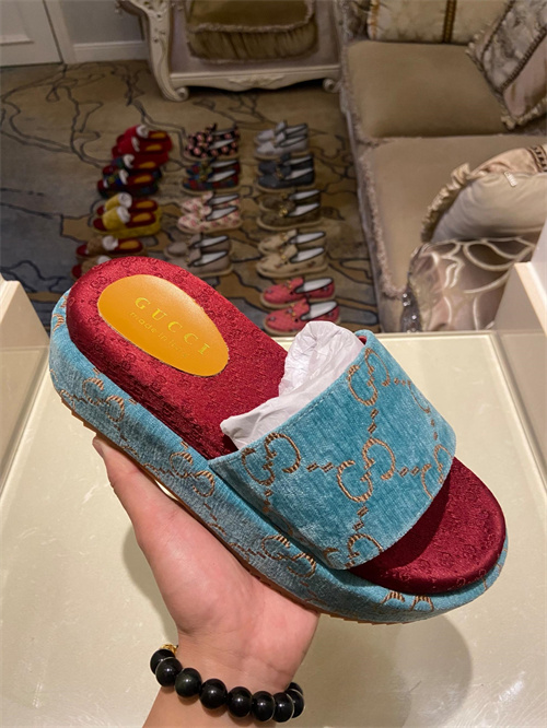 Gucci Sandal(2)-M-410