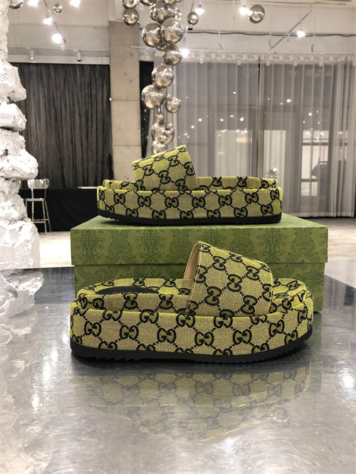 Gucci Sandal(2)-M-421