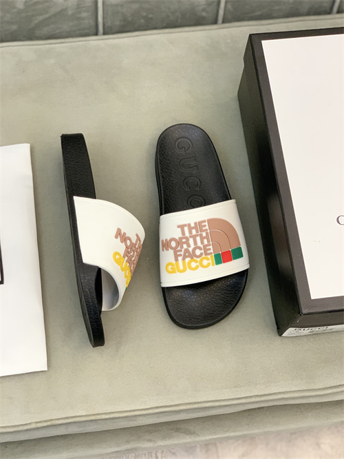 Gucci Sandal(2)-M-537