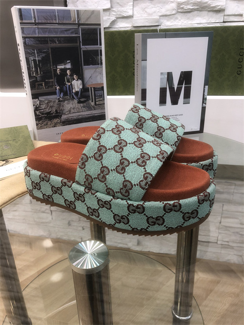 Gucci Sandal(2)-M-586