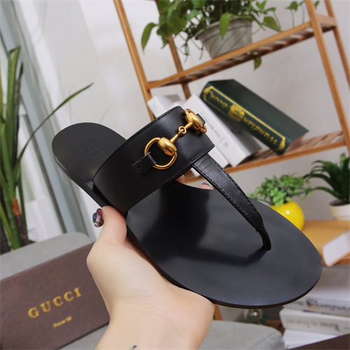 Gucci Sandal-W-506