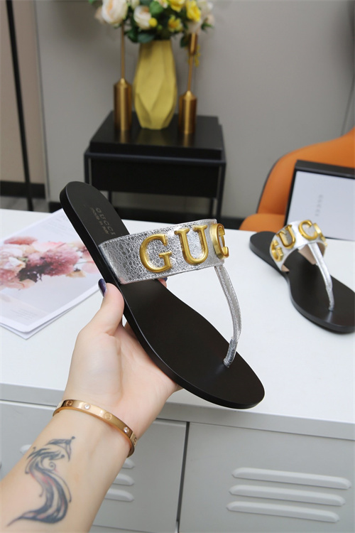 Gucci Sandal-W-520