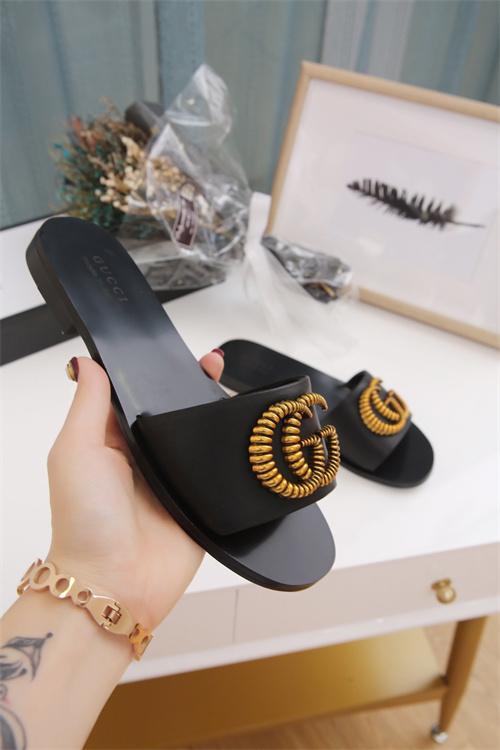 Gucci Sandal(2)-M-640