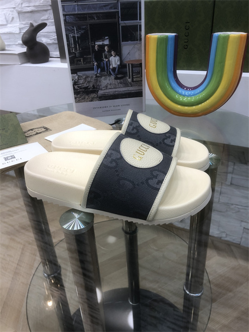 Gucci Sandal(2)-M-645