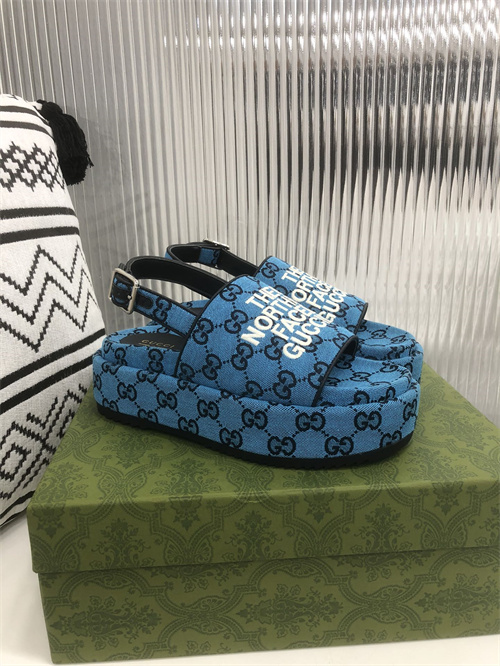 Gucci Sandal(2)-M-695