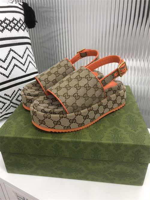 Gucci Sandal(2)-M-706