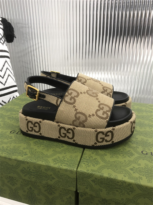 Gucci Sandal-W-602