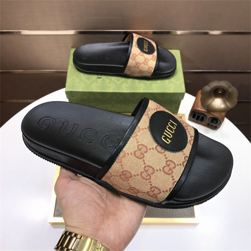Gucci Sandal-W-609