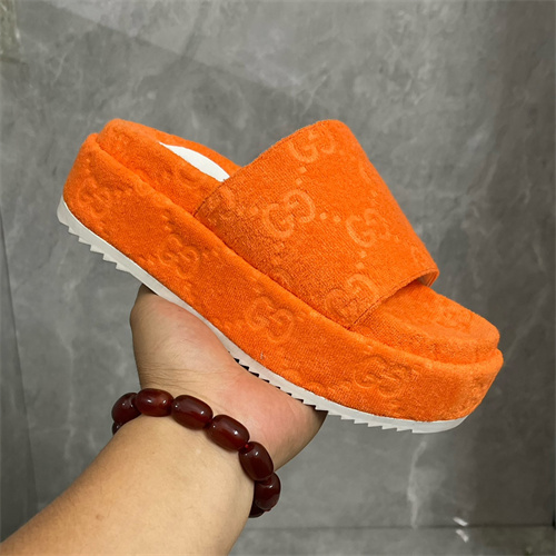 Gucci Sandal(2)-M-731