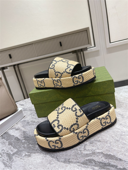 Gucci Sandal(2)-M-771