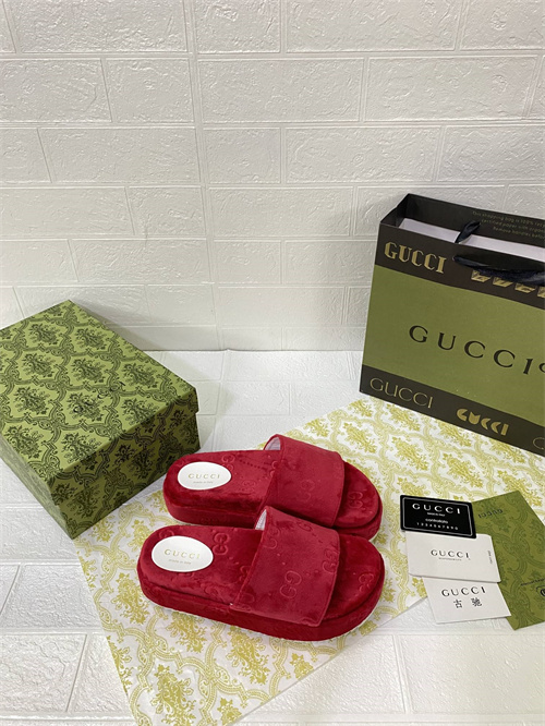 Gucci Sandal(2)-M-814