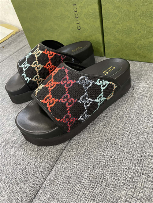 Gucci Sandal(2)-M-832
