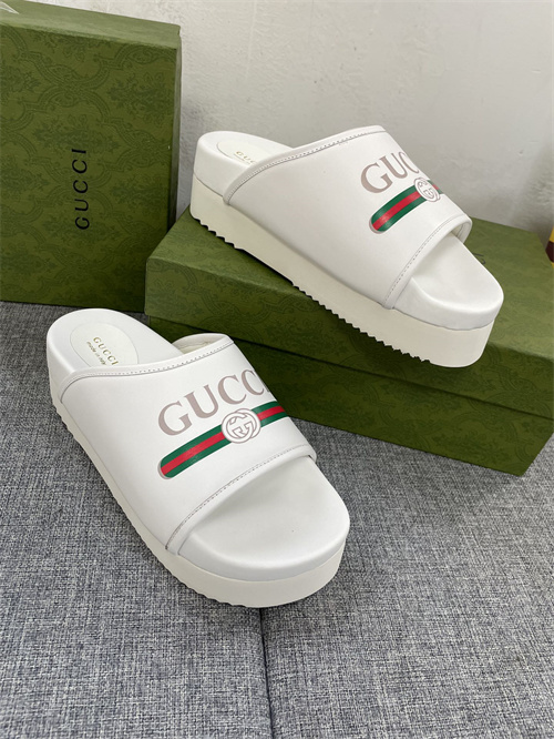 Gucci Sandal(2)-M-834