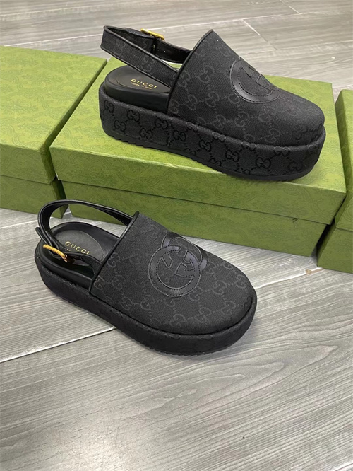 Gucci Sandal(2)-M-842