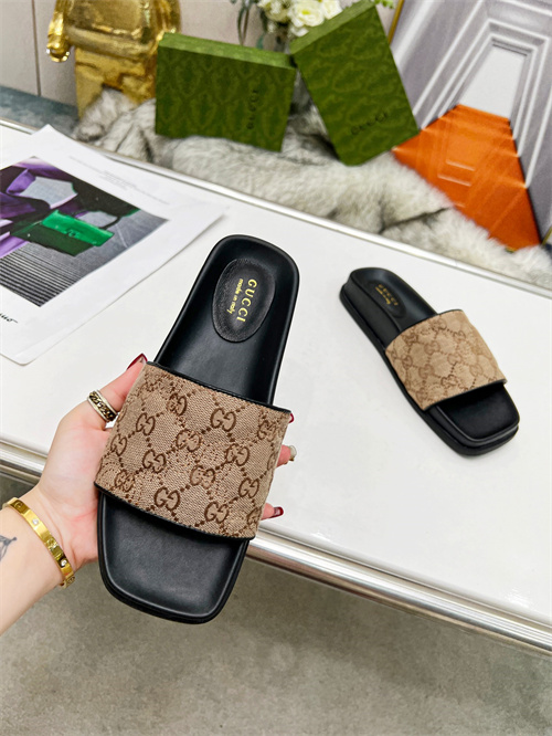 Gucci Sandal-W-786