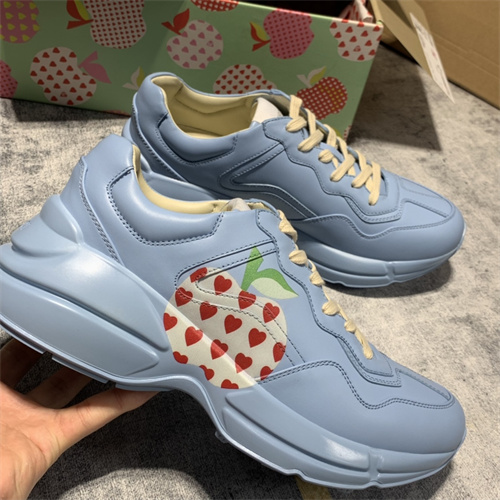 Gucci Clunky Sneaker-139