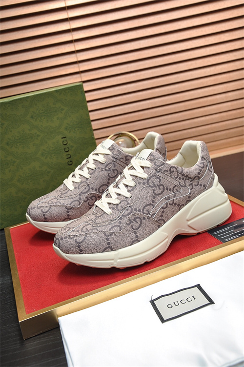 Gucci Clunky Sneaker-206