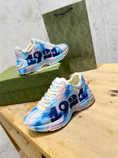 Gucci Clunky Sneaker-232